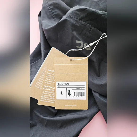 New On Running On Clouds Storm Pants Women’s Size L Black - Picture 8 of 8